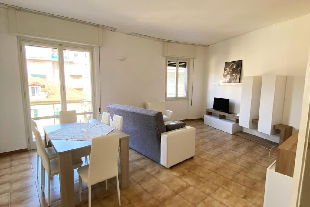 La Casa Di Andrea Grande Appartamento A Due Passi Dalle Spiagge Rapallo Luaran gambar